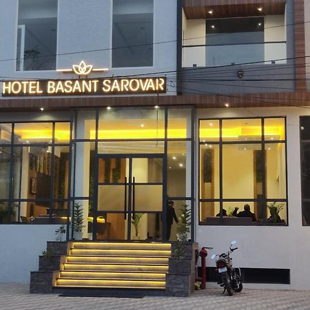 Hotel Basant Sarovar 마투라 외부 사진